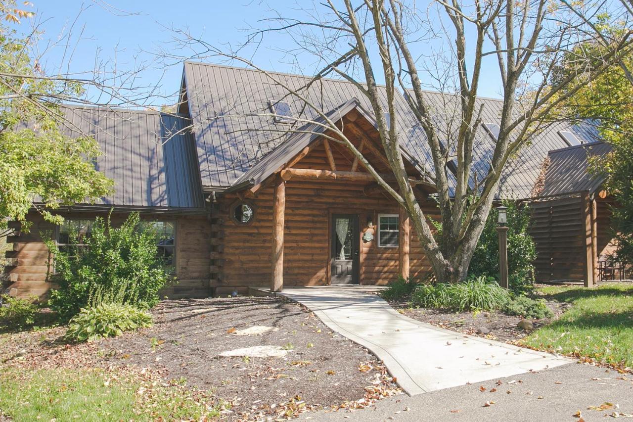 Hummingbird Haven Cabin By Amish Country Lodging Berlin Exterior foto